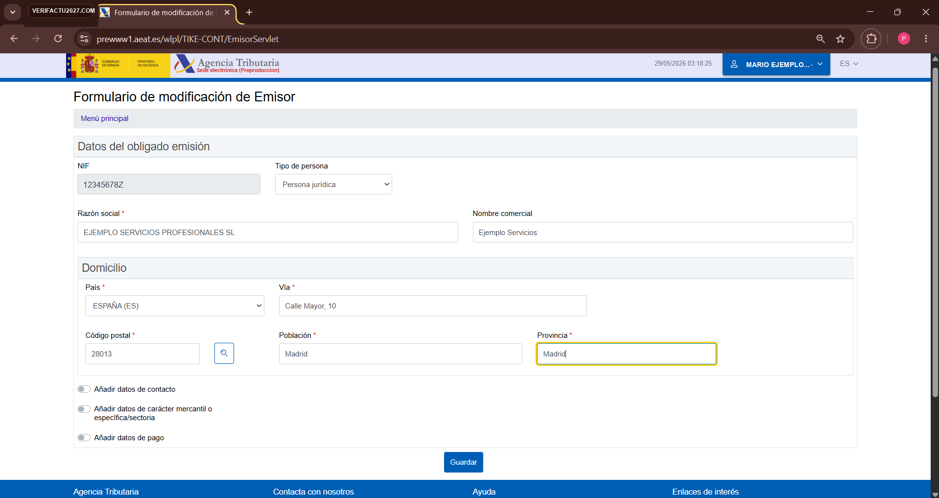 Formulario «Mis datos» del emisor en la app de la AEAT: NIF, tipo de persona, razón social, nombre comercial y domicilio fiscal (país, vía, código postal, población y provincia).